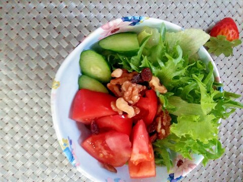 素朴♩くるみ、レーズン入り生野菜